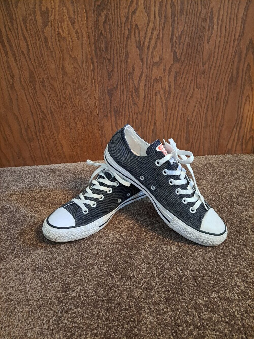 Converse All Star Unisex Chuck Taylor Low Top shoes w/textured corduroy upper